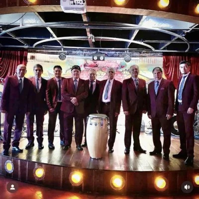 Los Hispanos